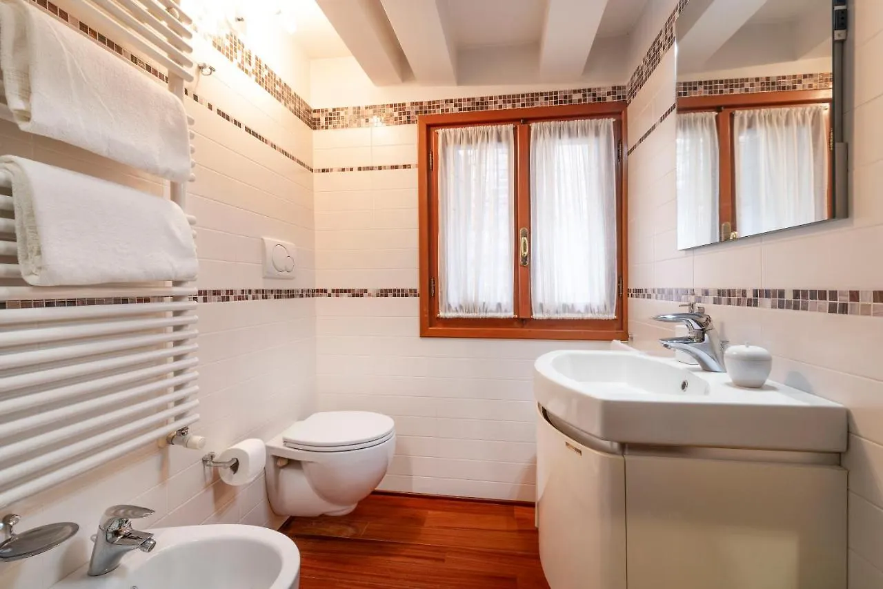 Apartament Glass House - Loft 2 Minutes To Rialto Bridge & View Wenecja